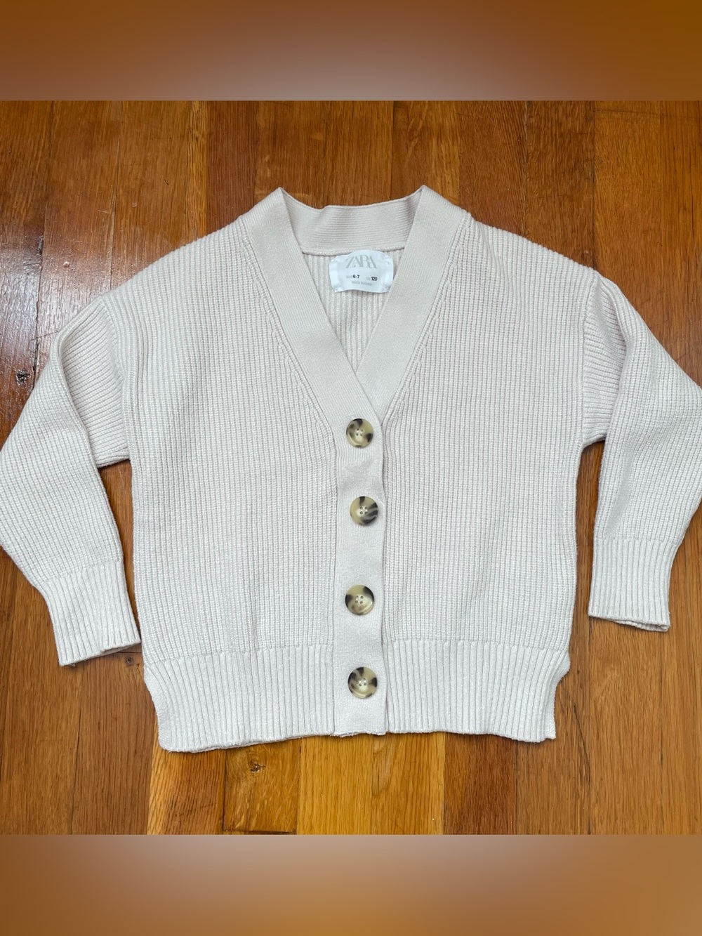 Zara kids Girl’s Cream Ribbed V-Neck Button Cardigan Sweater- Size 6-7